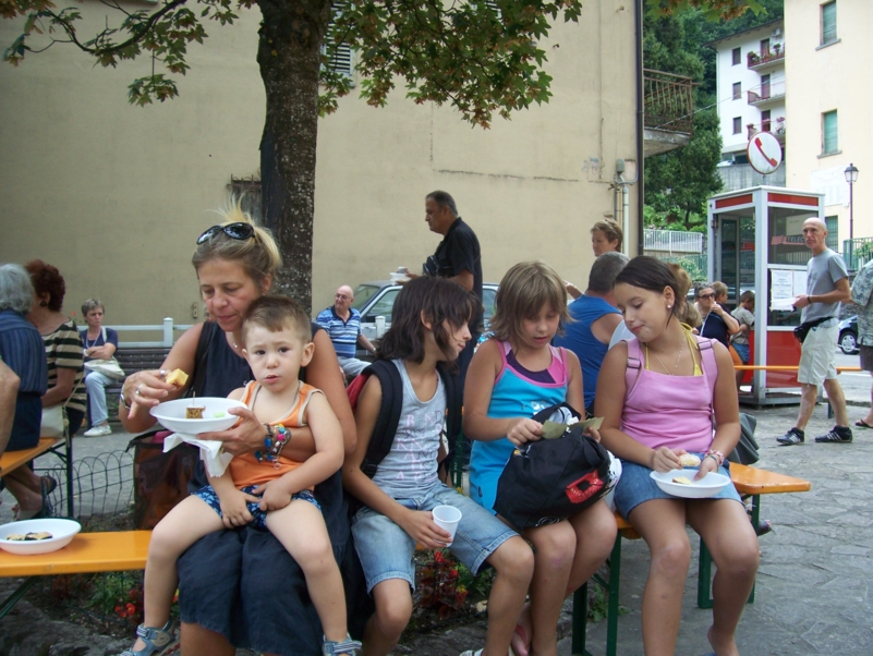  Image name: Estate137.jpg 
 width: 801 pixel 
 height: 602 pixel 
 Size: 421422 bytes 
 Click to enlarge 